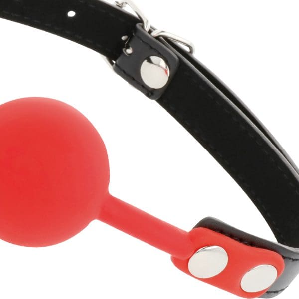 DARKNESS - RED SILICONE GAG 3